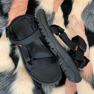 NWOT: Teva Sandals Hurricane XLT2 Black